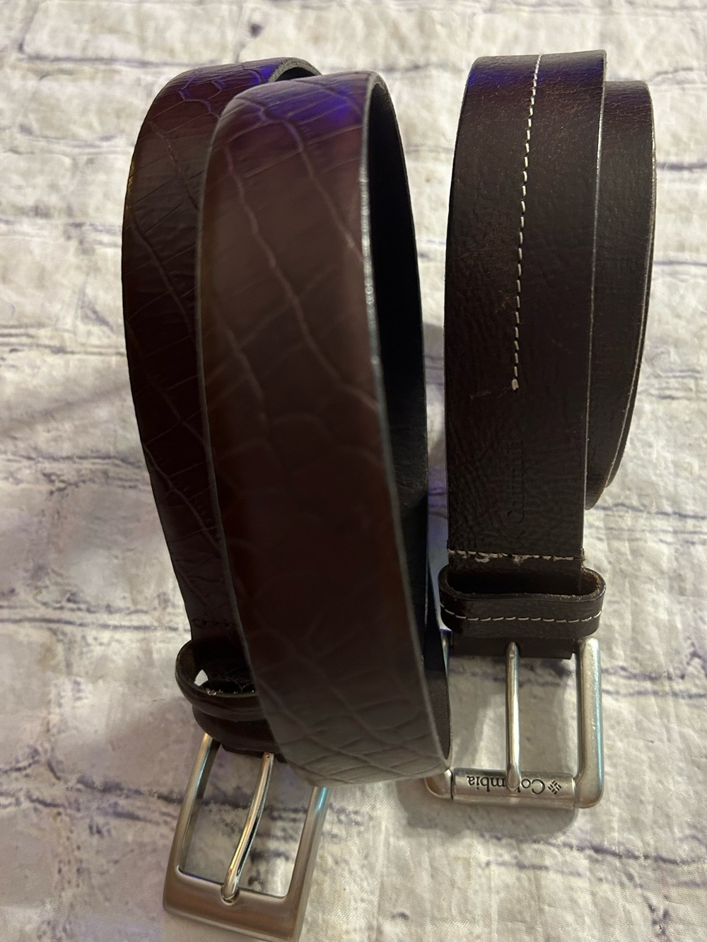 COLUMBIA SPORTSWEAR BROWN LEATHER STITCH DETAIL 38 & BROWN CROC LEATHER 38 BELTS